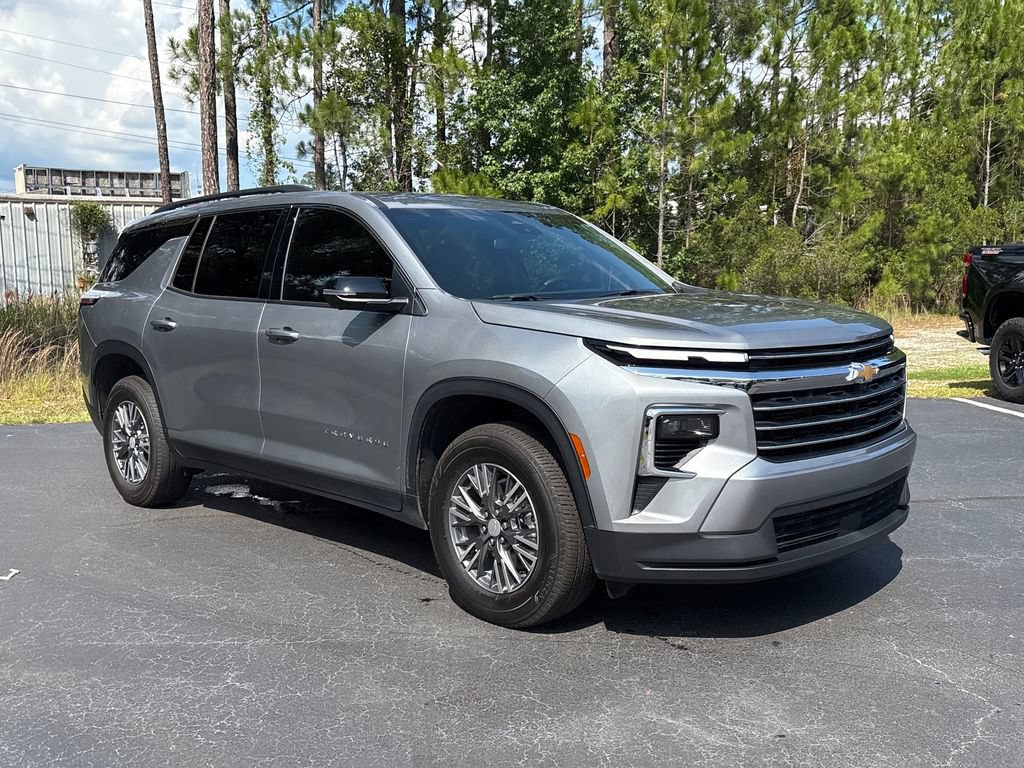 Used 2025 Chevrolet Traverse LT w/ Driver Confidence Package FWD image 40
