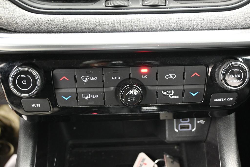 Used 2022 Jeep Compass Latitude AWD/4WD image 28