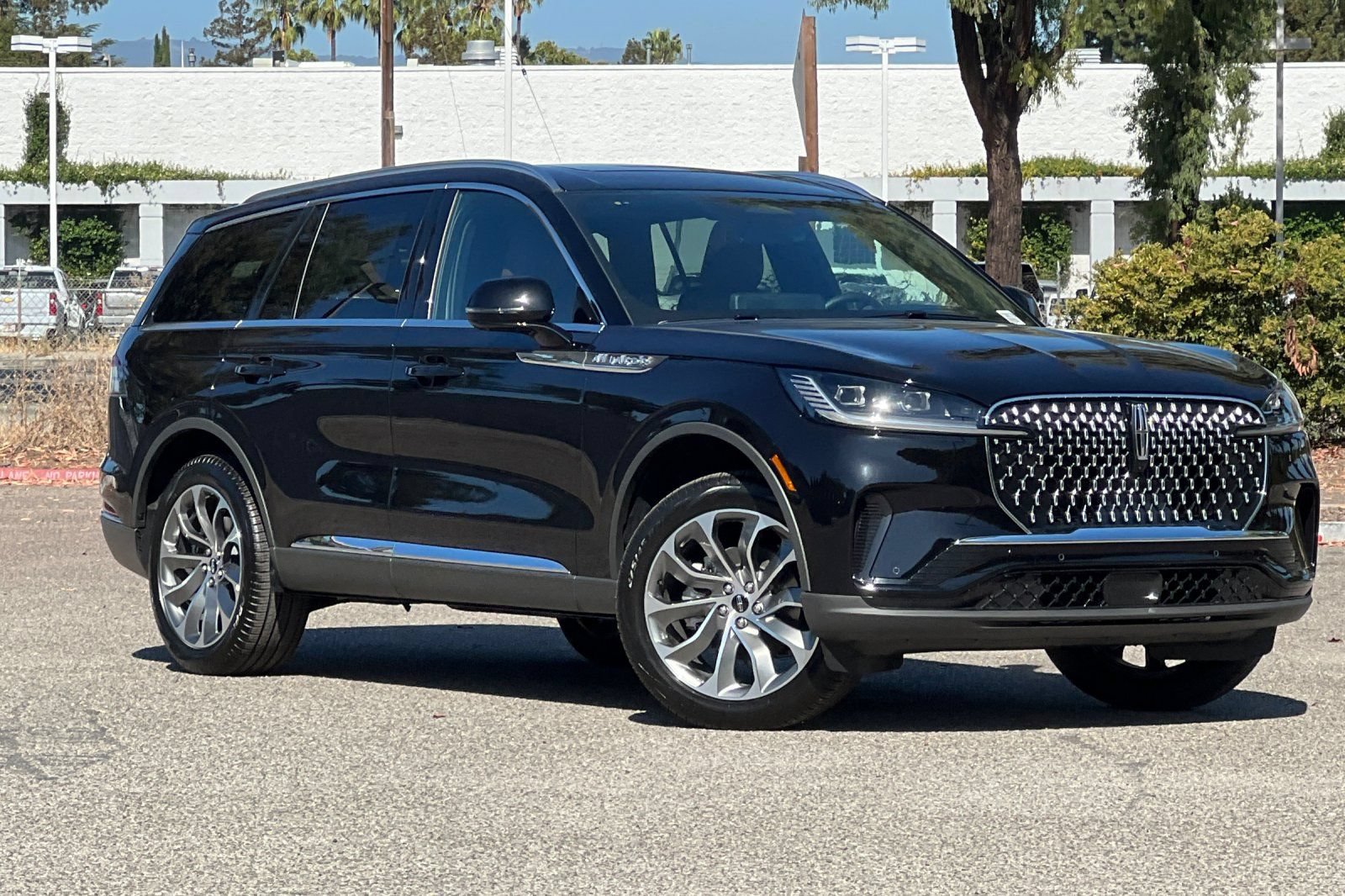 New 2026 Lincoln Aviator Reserve w/ Illumination Package AWD/4WD image 2