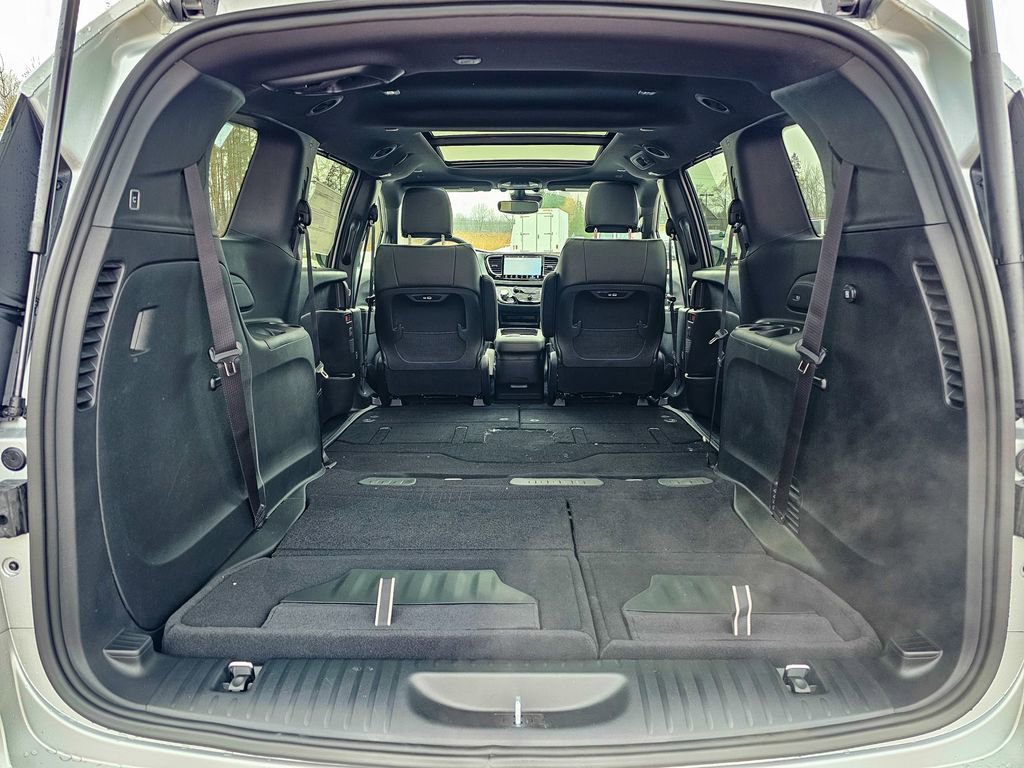 New 2026 Chrysler Pacifica Limited image 36