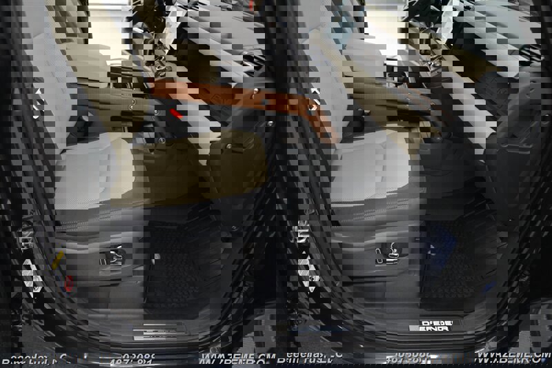 Used 2023 Land Rover Defender 130 X image 18