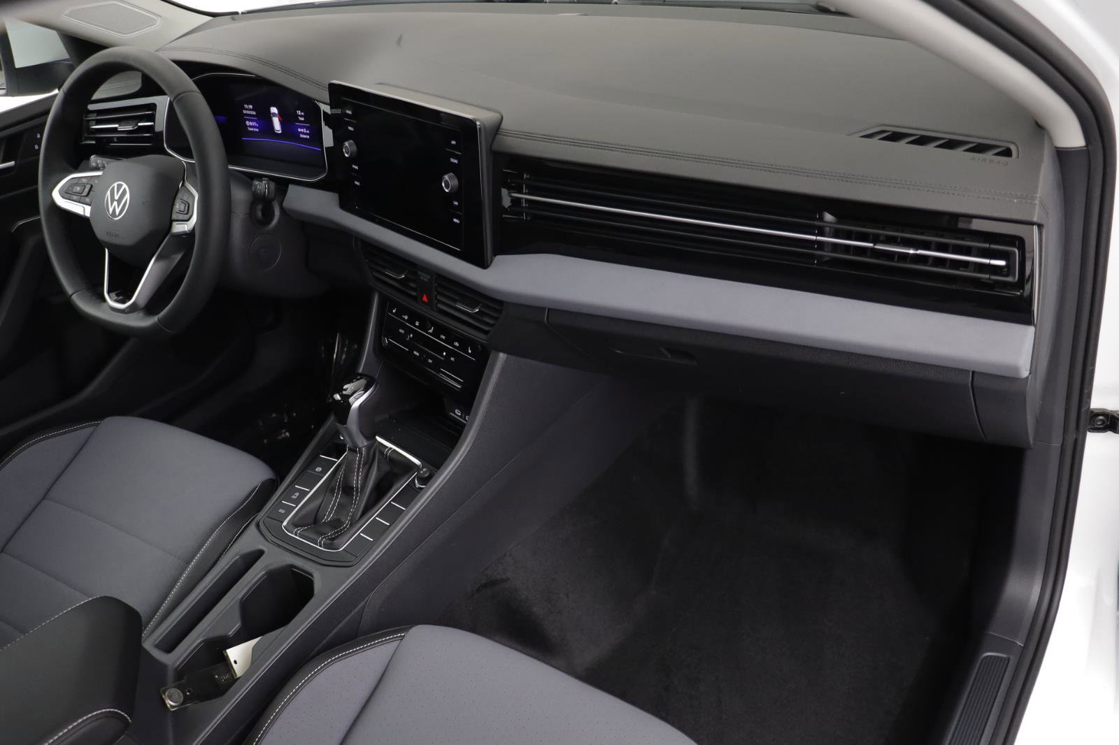 New 2026 Volkswagen Jetta SE image 19