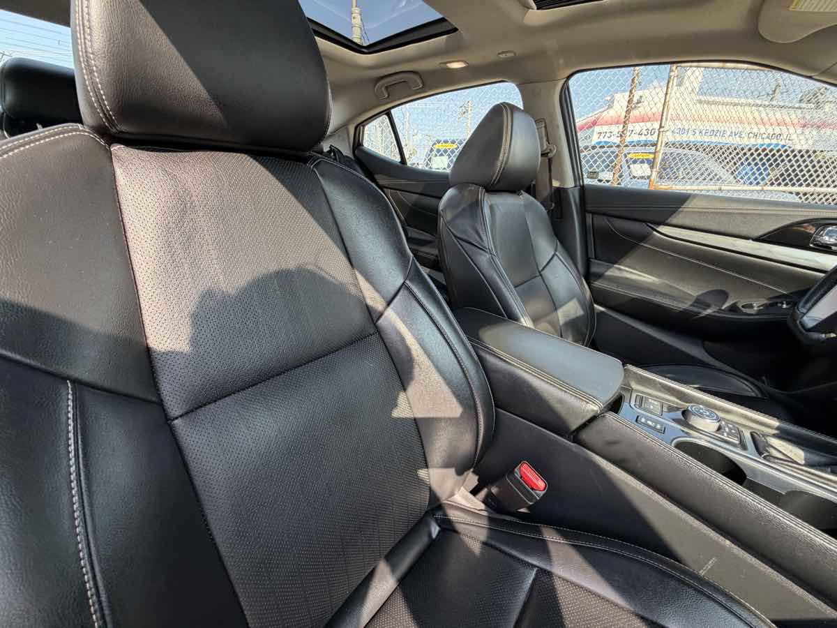 Used 2022 Nissan Maxima SL FWD image 26