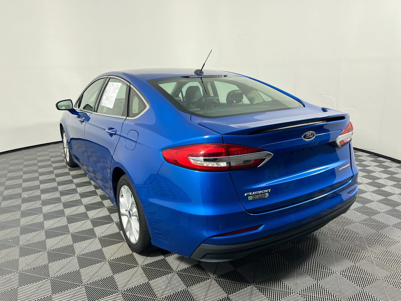 Used 2019 Ford Fusion Energi Titanium FWD image 5