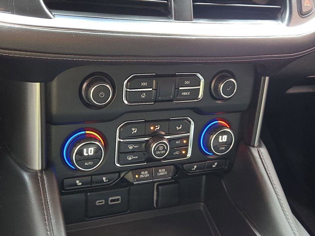 Used 2024 Chevrolet Tahoe Z71 w/ Luxury Package image 35