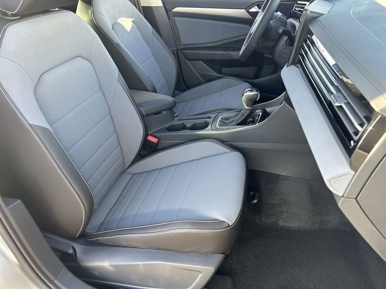 New 2026 Volkswagen Jetta SE image 7