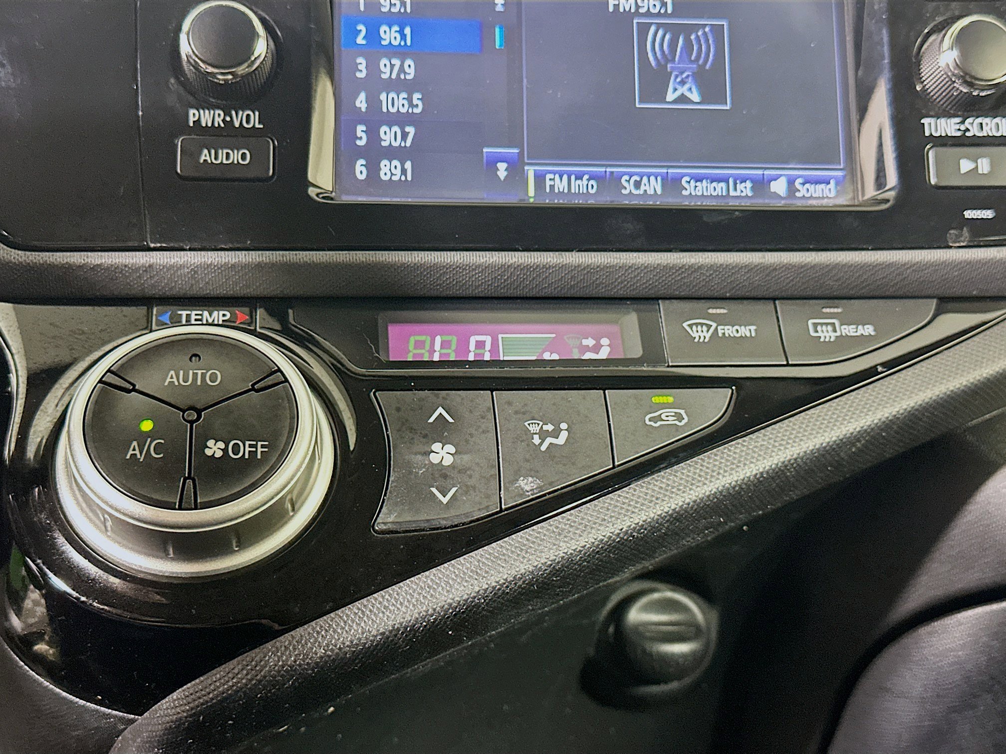 Used 2015 Toyota Prius C Two FWD image 22