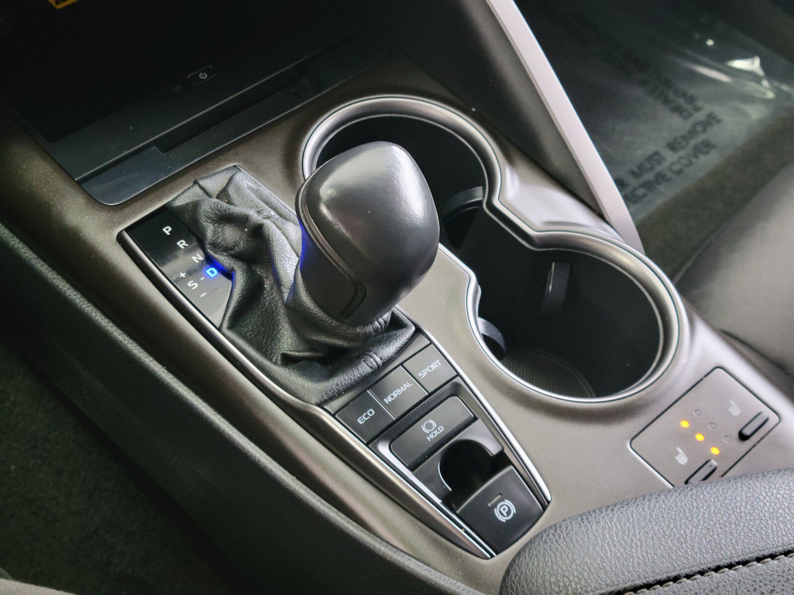 Used 2022 Toyota Camry XSE image 25