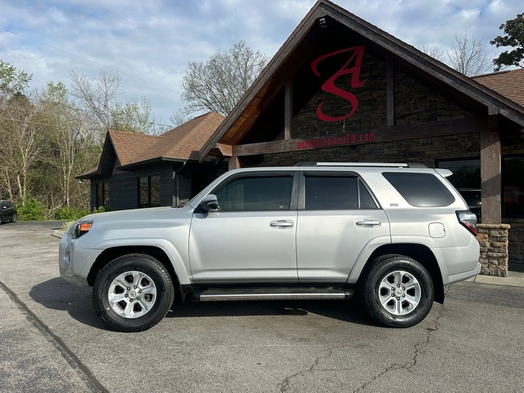Used 2019 Toyota 4Runner SR5 Premium AWD/4WD image 2