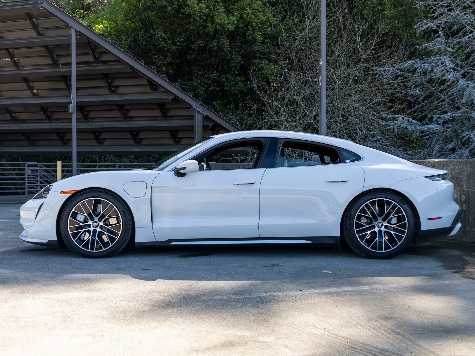 Used 2023 Porsche Taycan Turbo image 2