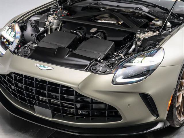 Used 2025 Aston Martin V8 Vantage Coupe RWD image 19
