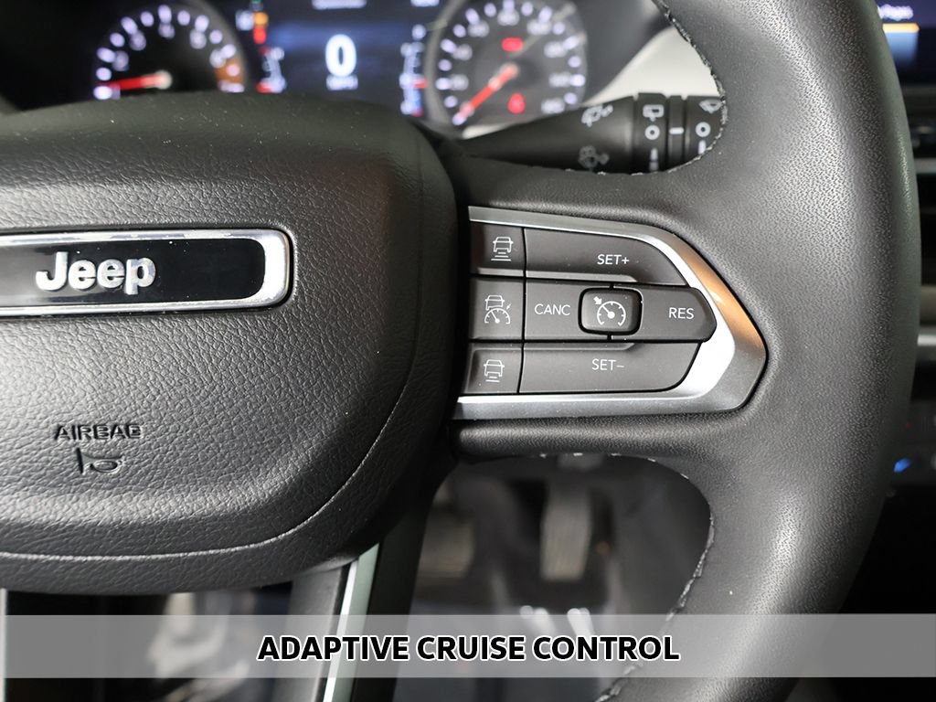 Used 2023 Jeep Compass Limited AWD/4WD image 3