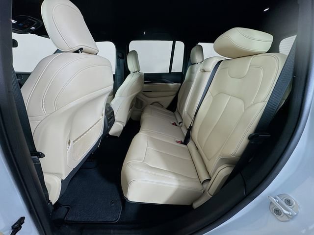 Used 2024 Jeep Grand Cherokee Limited image 29