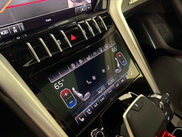 Used 2020 Lamborghini Urus AWD/4WD image 42