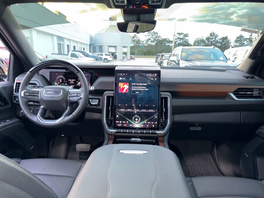 Used 2026 GMC Yukon XL Denali w/ Denali Reserve Package image 15