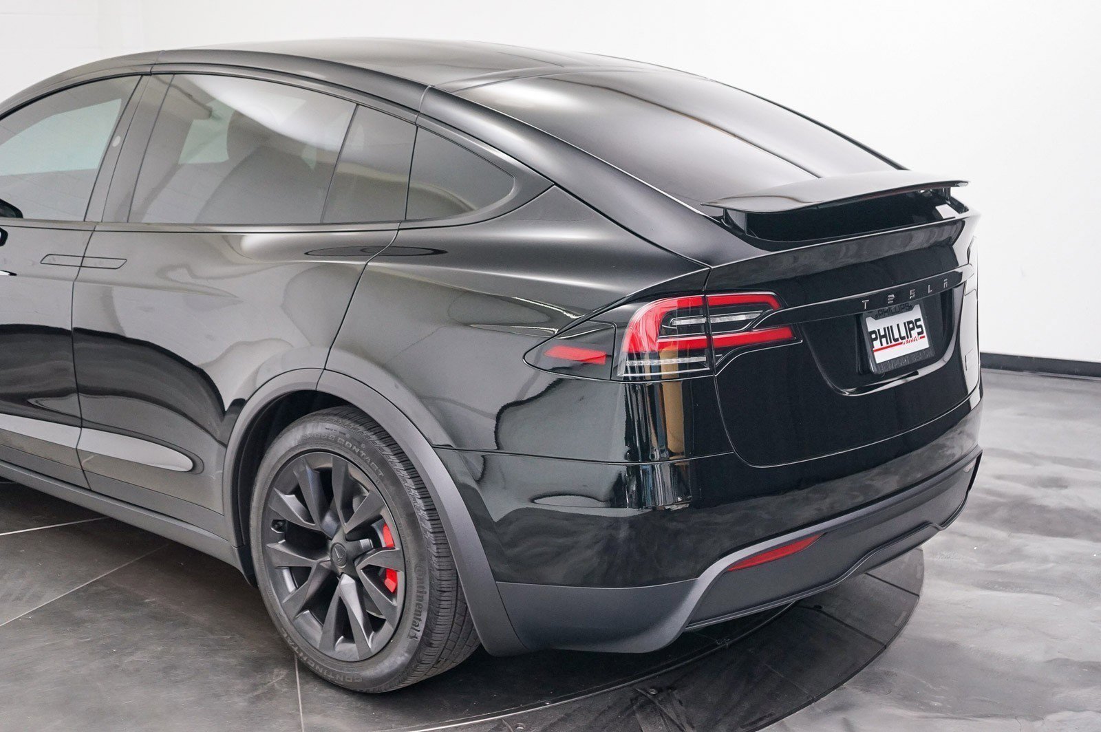Used 2024 Tesla Model X Plaid image 9