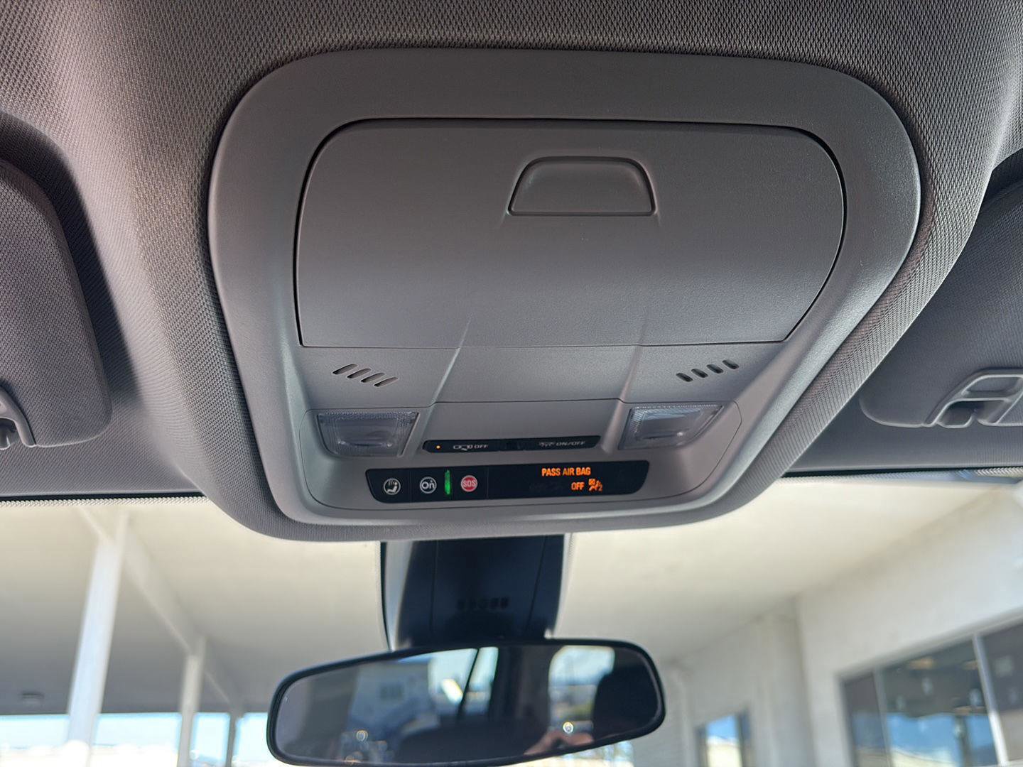 Used 2023 GMC Acadia SLE image 24