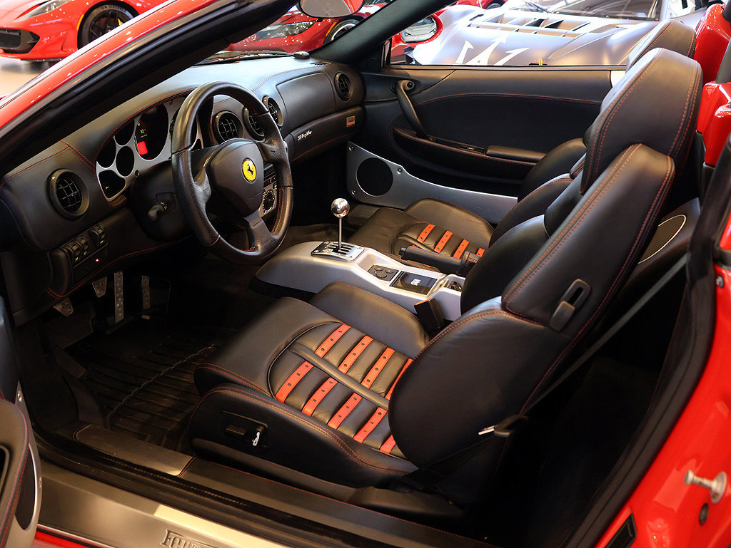 Used 2004 Ferrari 360 Spider RWD image 4