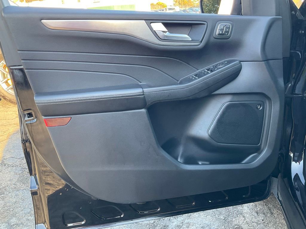 Used 2021 Ford Escape Titanium image 24