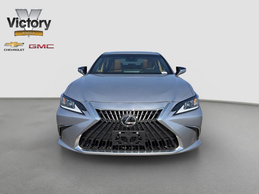 Used 2024 Lexus ES 350 w/ Accessory Package (Z2) image 2