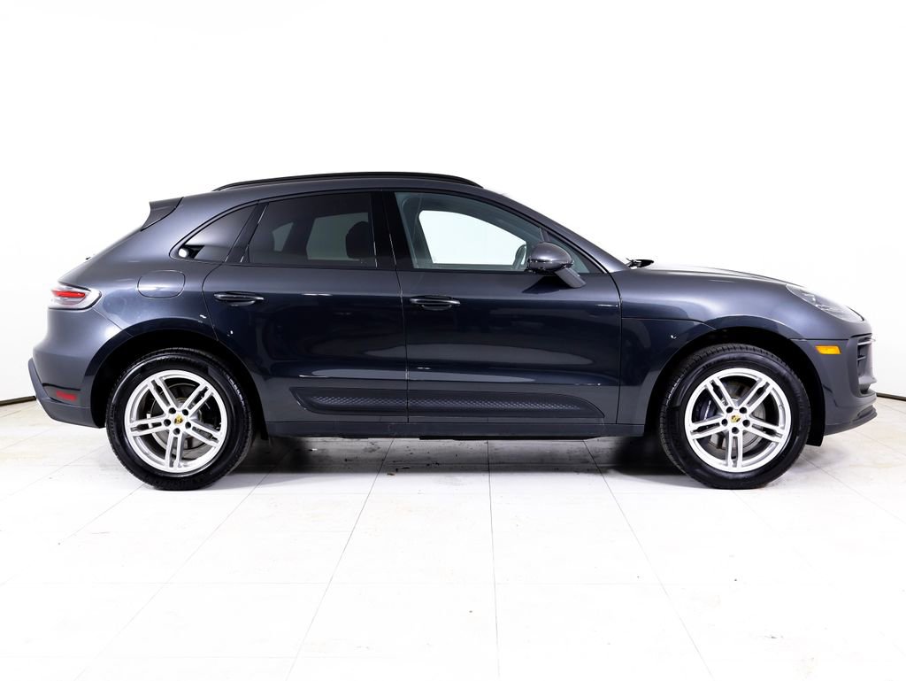 Certified 2026 Porsche Macan image 32