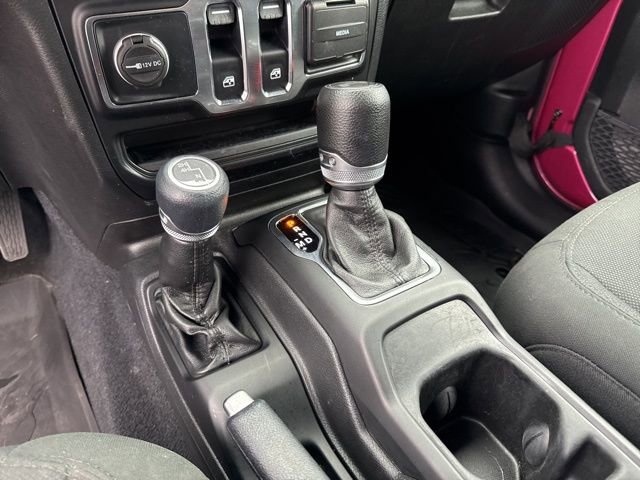 Used 2022 Jeep Wrangler Willys AWD/4WD image 26