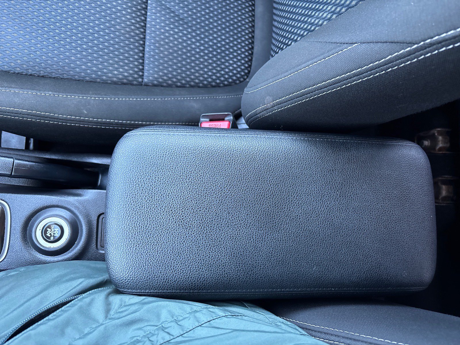 Used 2016 Mitsubishi Outlander SE AWD/4WD image 38