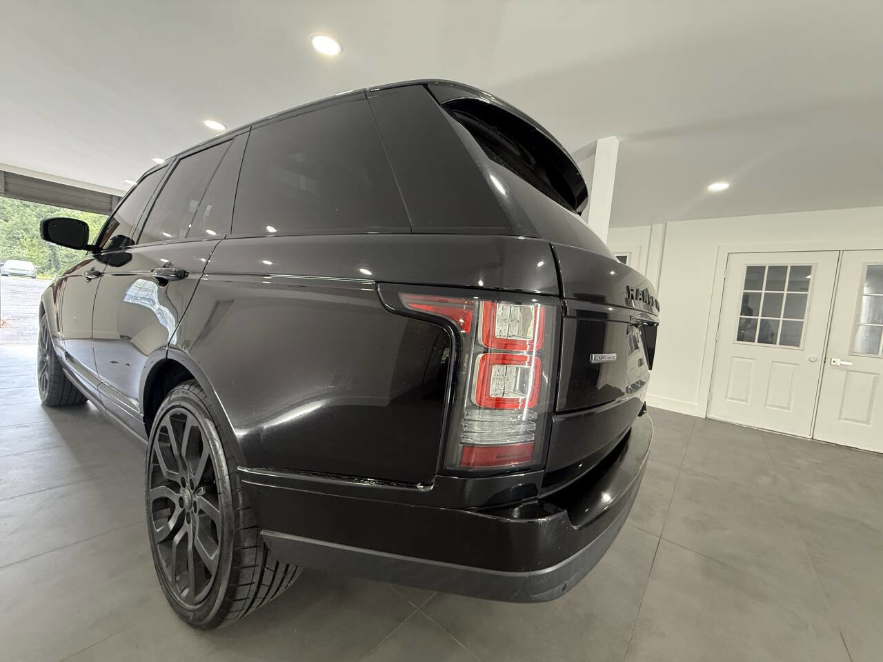 Used 2014 Land Rover Range Rover Supercharged AWD/4WD image 21