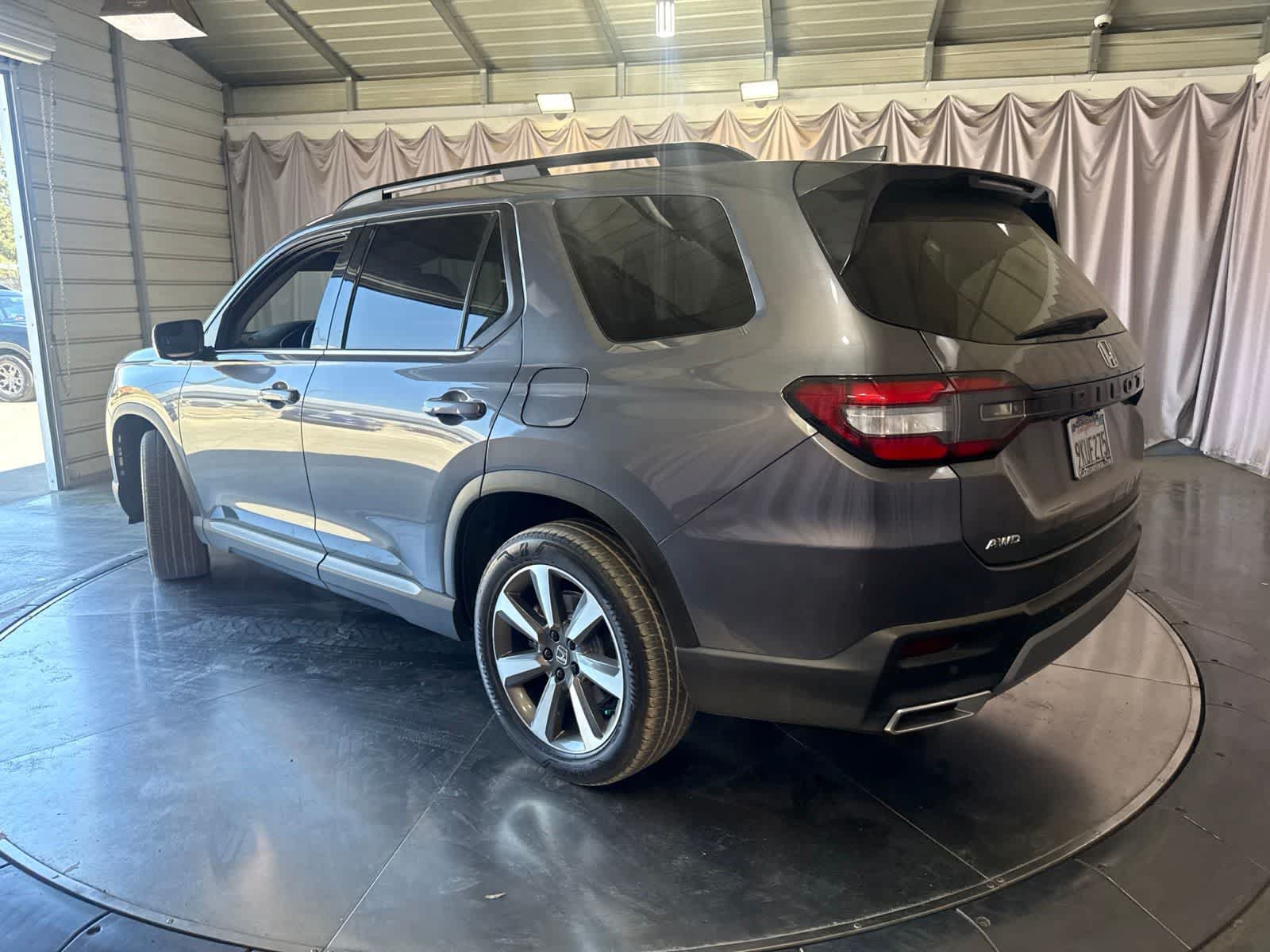 Used 2024 Honda Pilot Elite image 5
