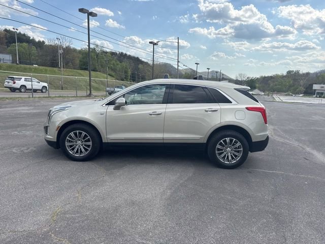 Used 2017 Cadillac XT5 Luxury w/ Driver Awareness Package image 5