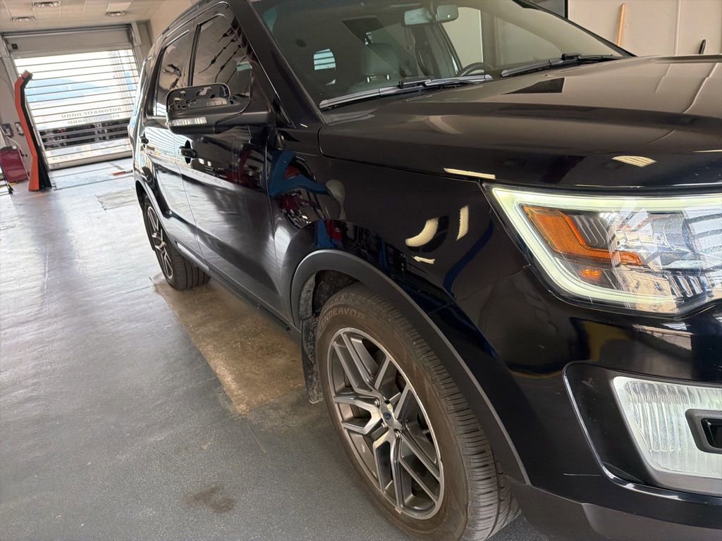 Used 2017 Ford Explorer Sport w/ Equipment Group 401A AWD/4WD image 1