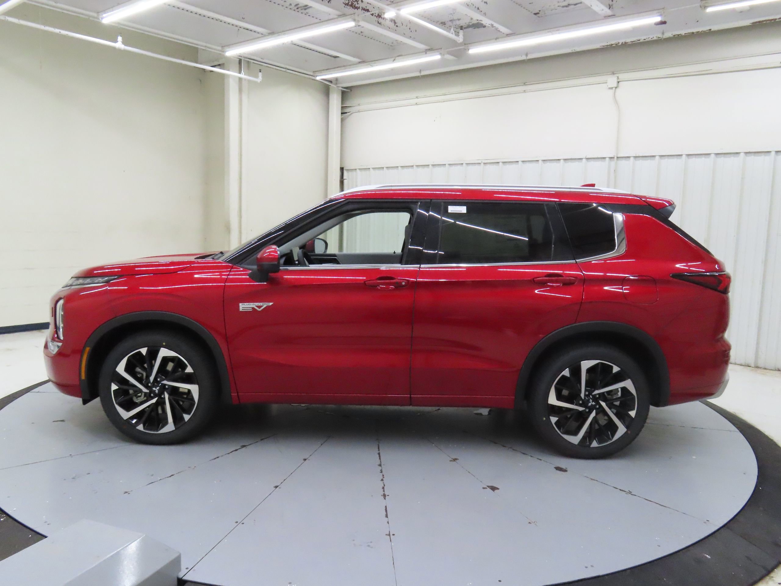 New 2025 Mitsubishi Outlander SEL image 6