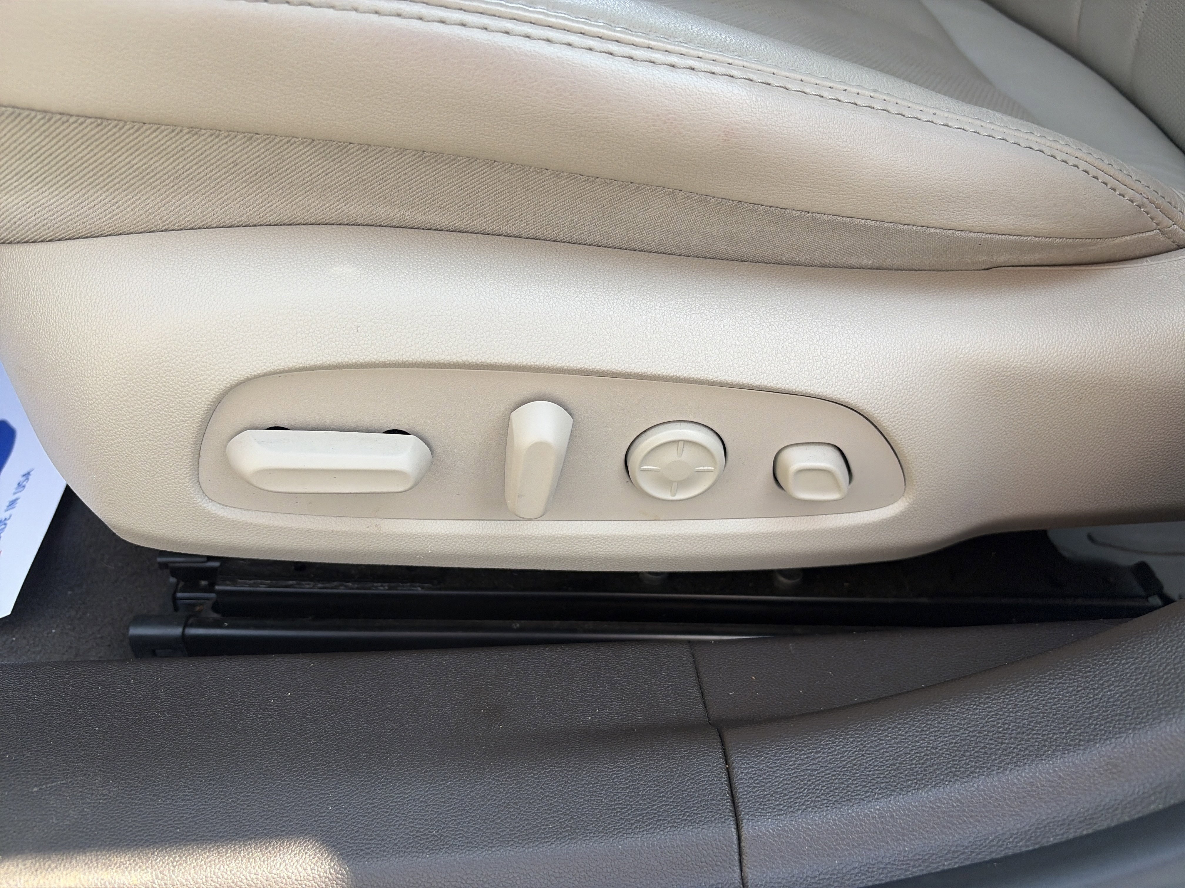 Used 2017 Buick LaCrosse Premium image 27