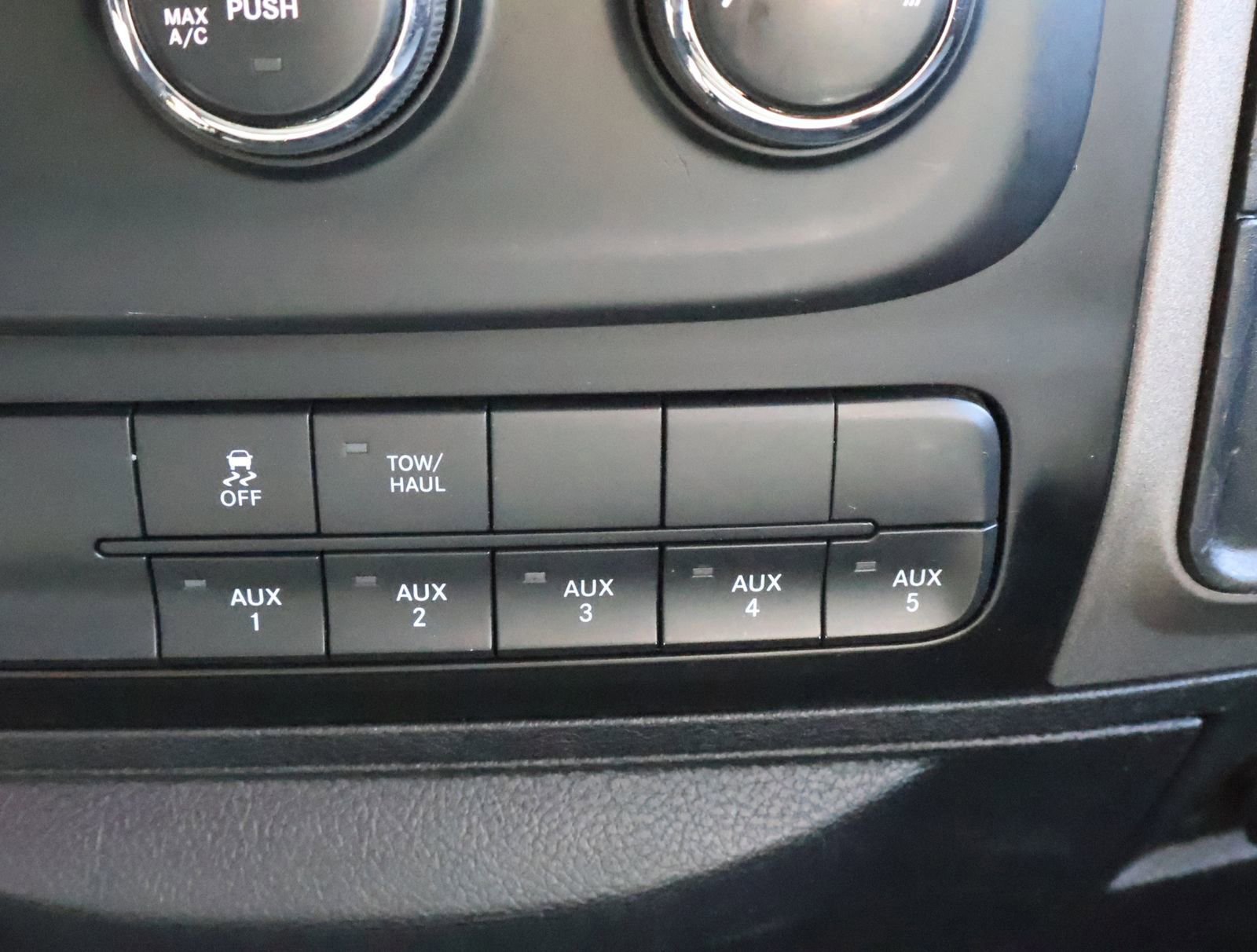 Used 2018 RAM 3500 Tradesman image 37