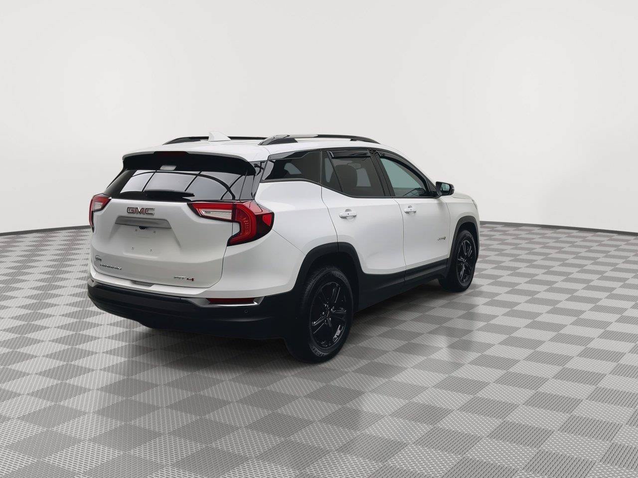 Used 2022 GMC Terrain AT4 w/ LPO, Floor Liner Package AWD/4WD image 41