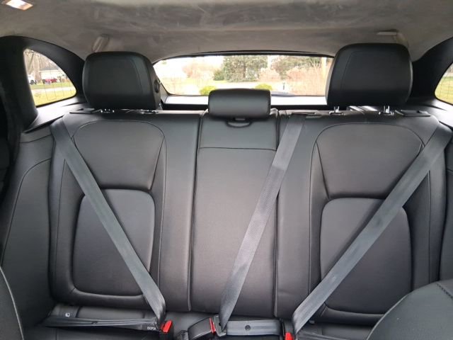 Used 2019 Jaguar F-PACE image 19