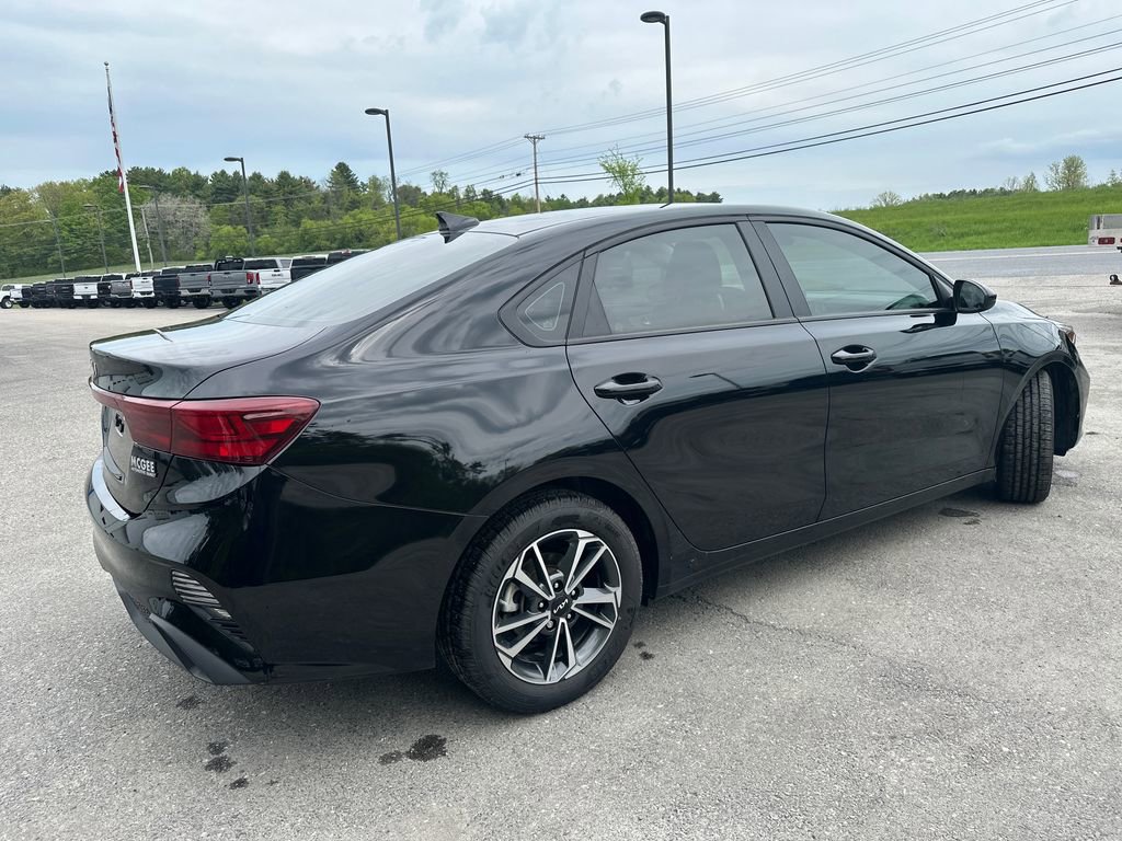 Used 2024 Kia Forte LXS FWD image 5