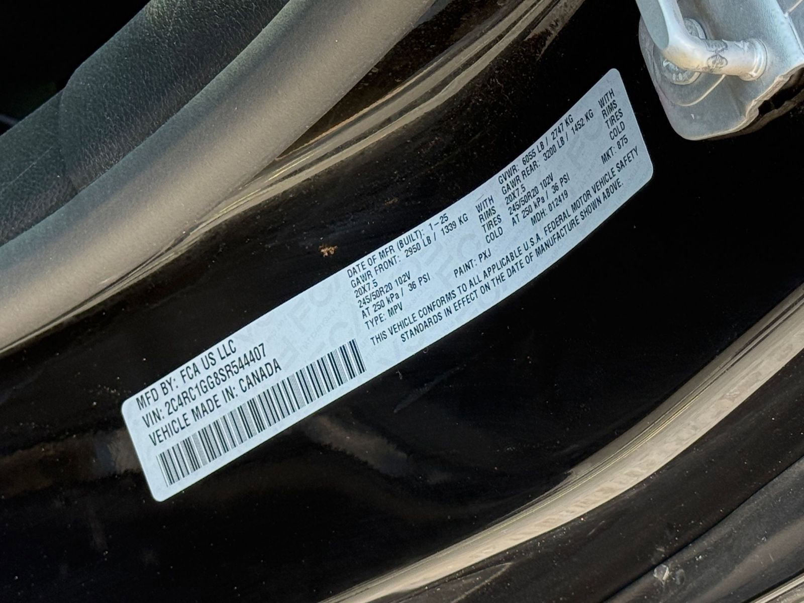 Used 2025 Chrysler Pacifica Limited image 33