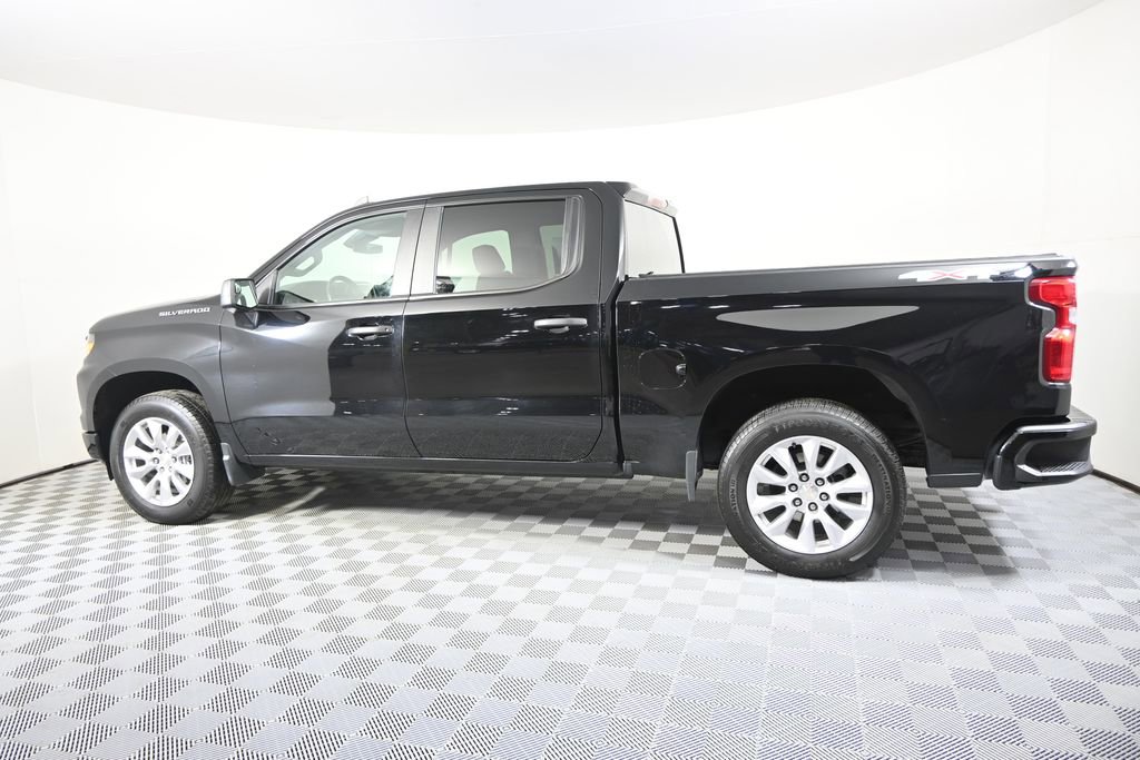 Used 2024 Chevrolet Silverado 1500 Custom AWD/4WD image 3