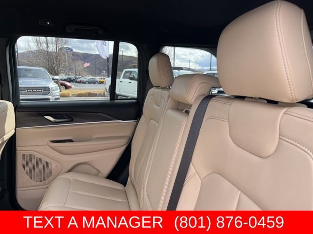 Used 2024 Jeep Grand Cherokee Limited AWD/4WD image 18