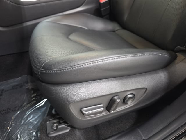 Certified 2024 Toyota Highlander Limited AWD/4WD image 26