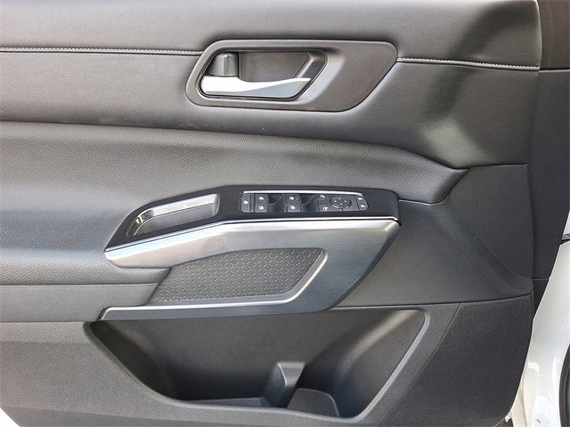 Used 2023 Nissan Pathfinder SL image 13