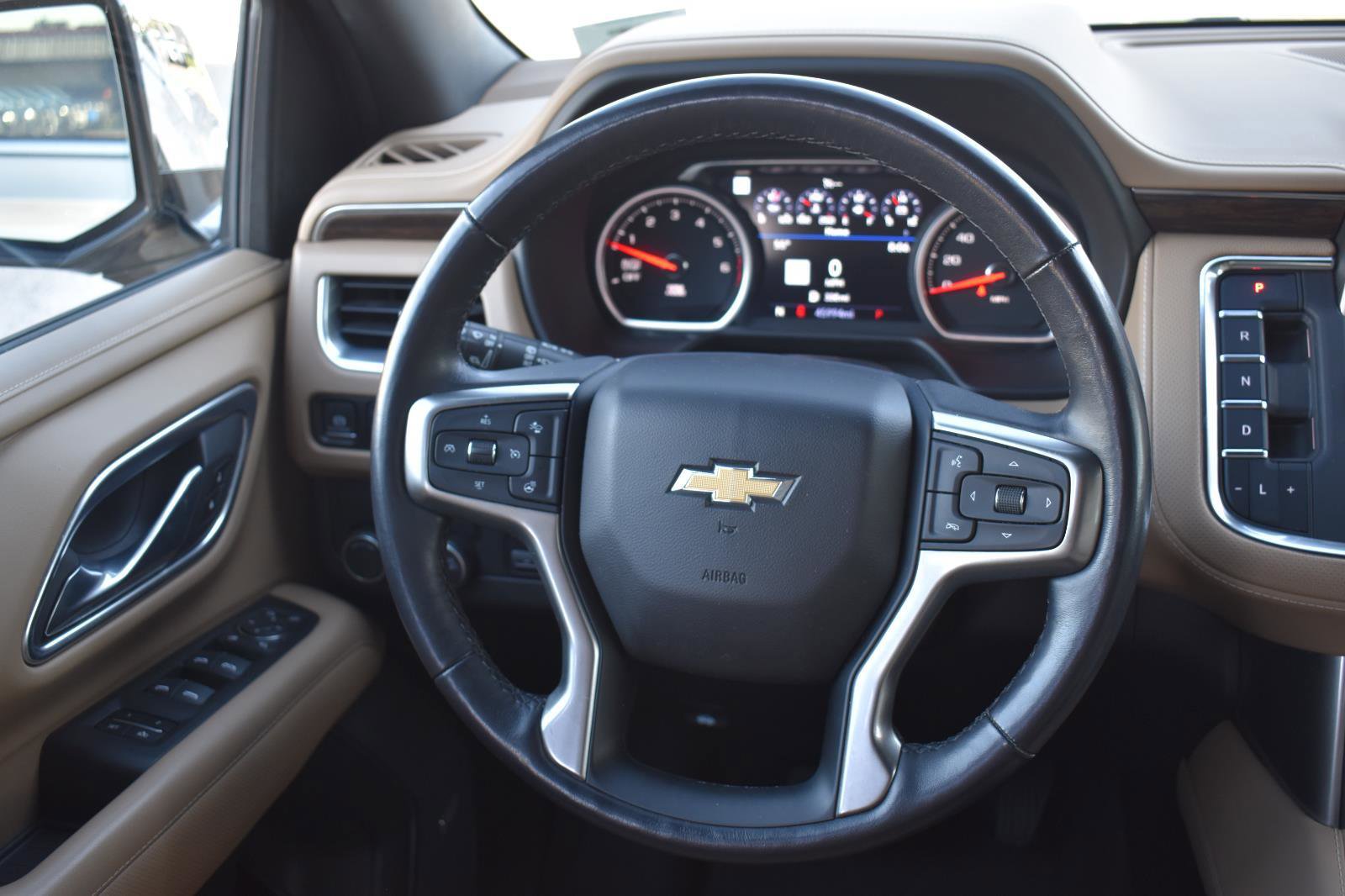 Used 2021 Chevrolet Tahoe Premier w/ Premium Package RWD image 32