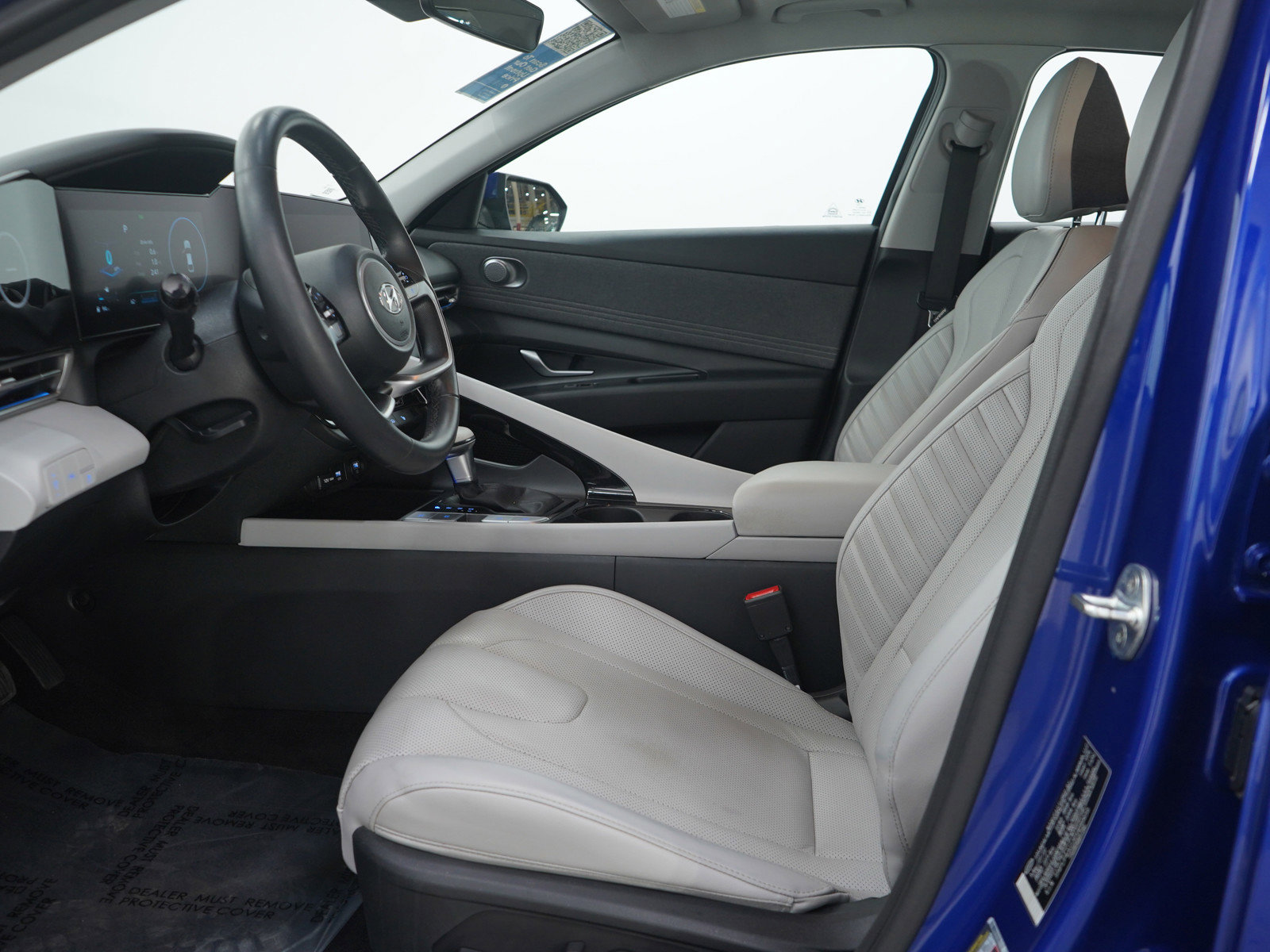 Used 2023 Hyundai Elantra Limited image 21