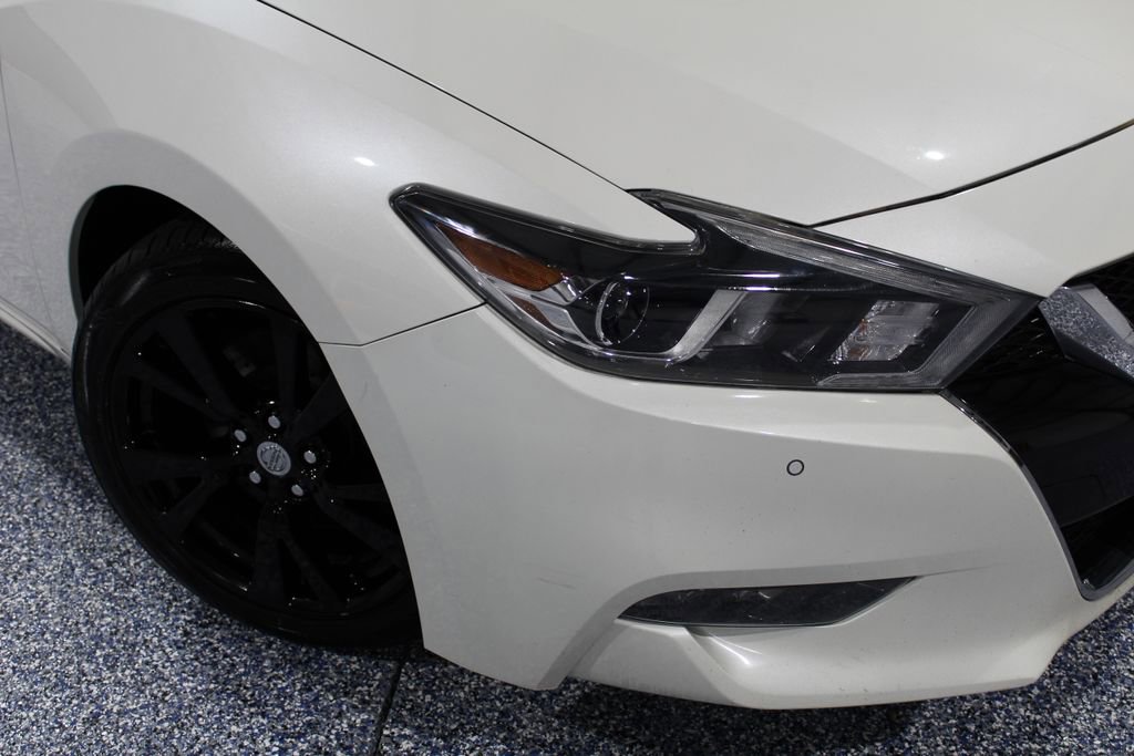 Used 2018 Nissan Maxima Platinum image 2