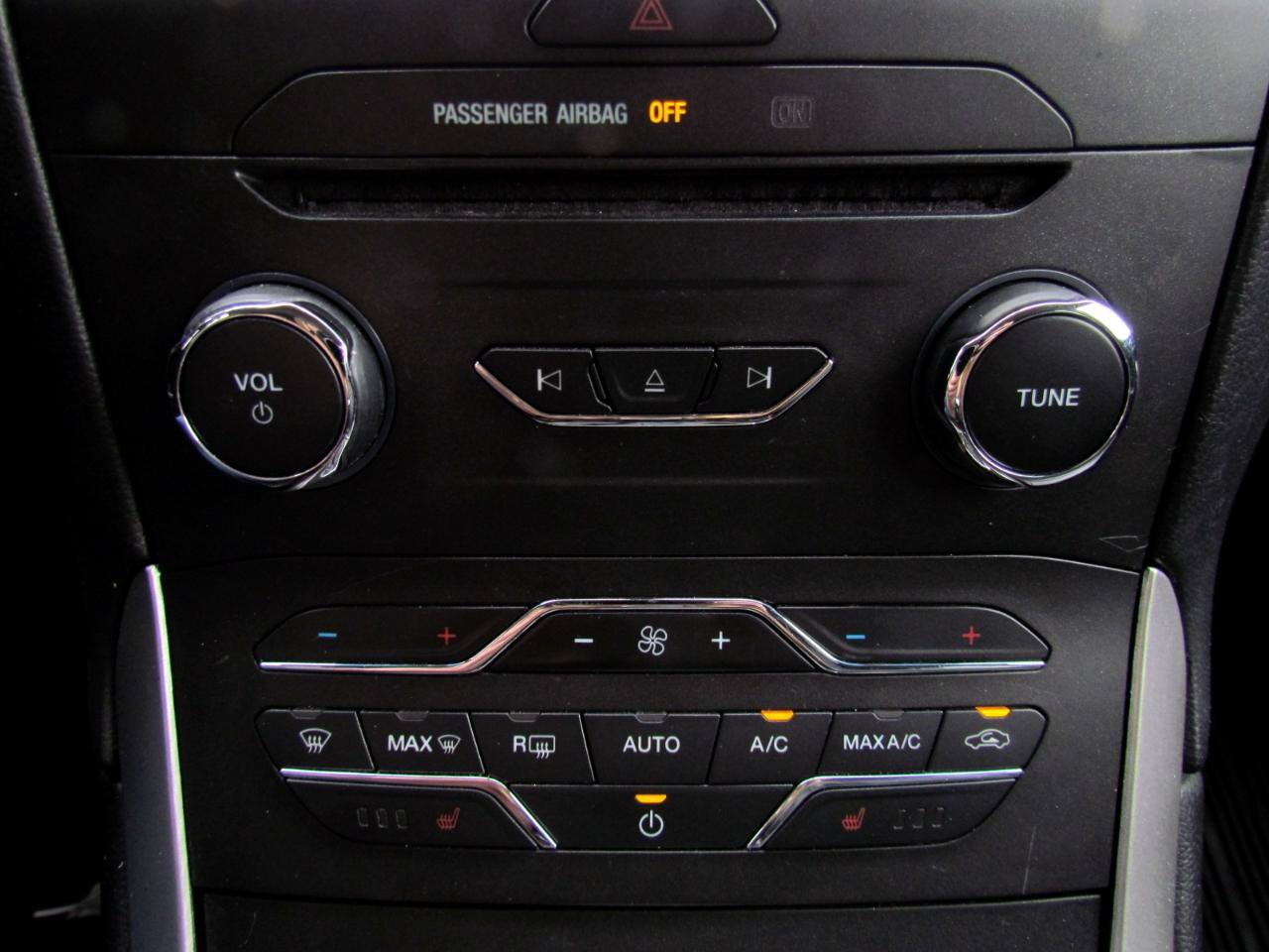 Used 2017 Ford Edge SEL w/ Equipment Group 201A FWD image 38