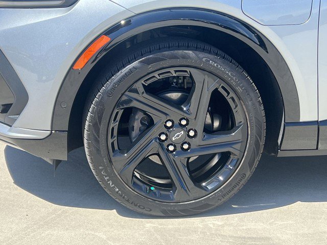 Used 2024 Chevrolet Equinox EV RS image 32