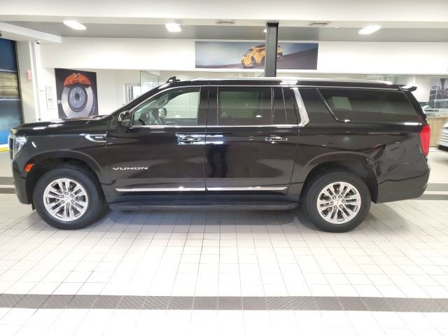 Used 2023 GMC Yukon XL SLT w/ SLT Premium Package image 5