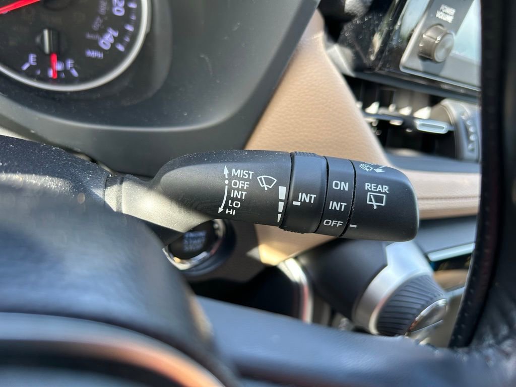 Used 2019 Toyota RAV4 XLE Premium image 21