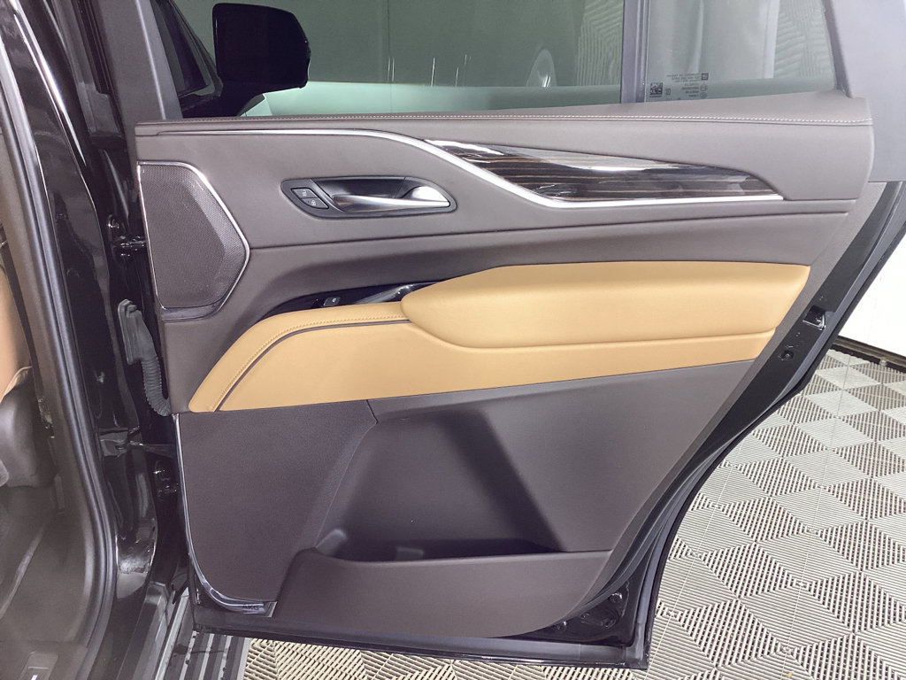 Used 2023 Cadillac Escalade Premium Luxury w/ Performance Package image 11
